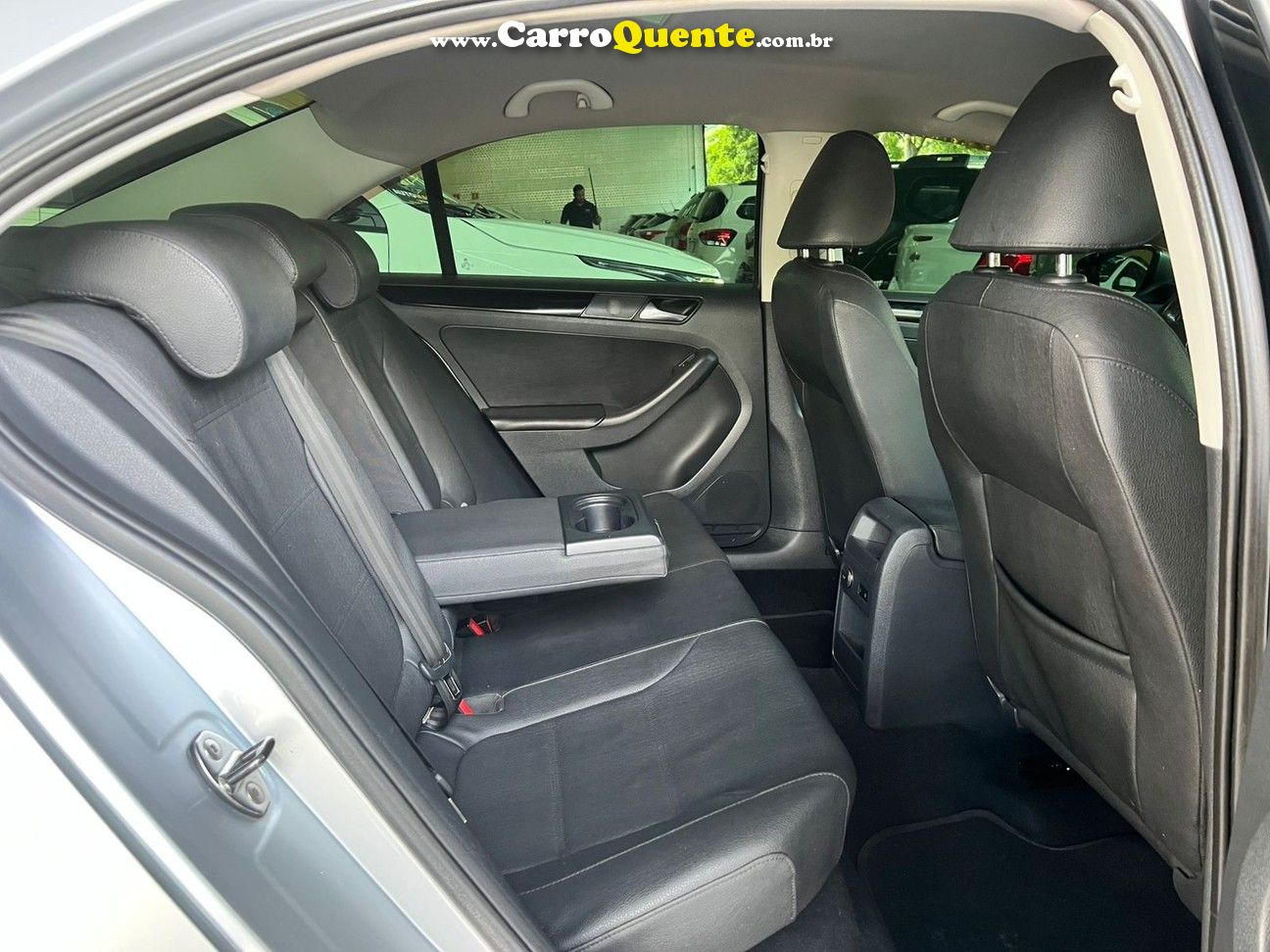 VOLKSWAGEN JETTA 2.0 COMFORTLINE 2012 - Loja