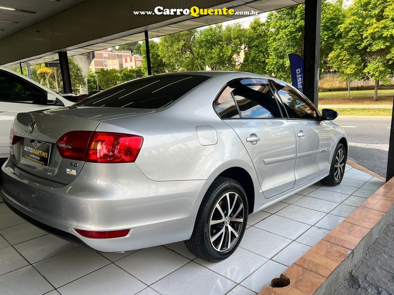 VOLKSWAGEN JETTA 2.0 COMFORTLINE 2012 - Loja