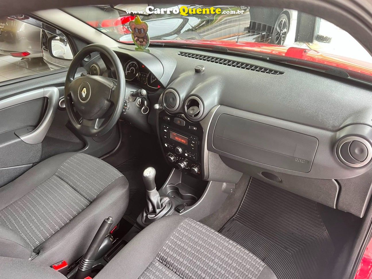 RENAULT SANDERO 2014 - Loja