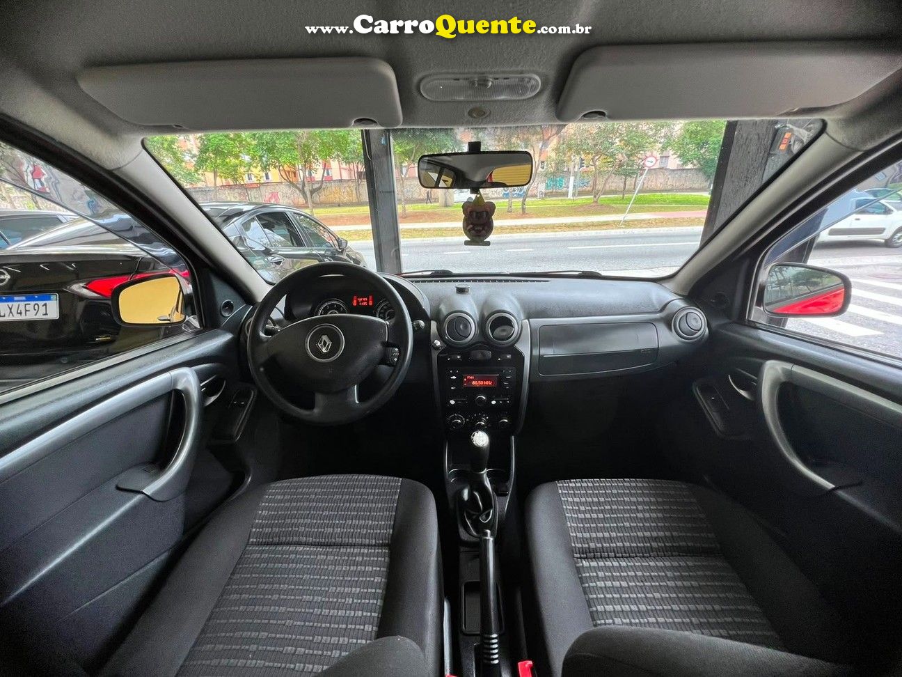 RENAULT SANDERO 2014 - Loja