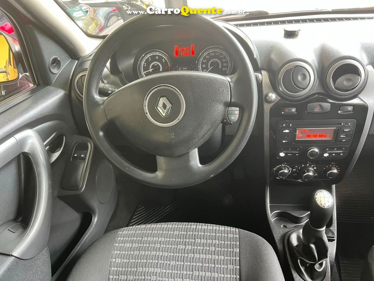 RENAULT SANDERO 2014 - Loja