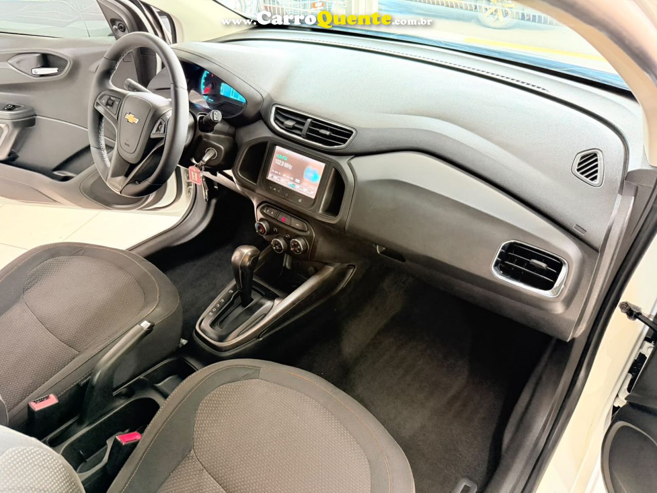 CHEVROLET   ONIX HATCH LT 1.4 8V FLEXPOWER 5P AUT.   BRANCO 2015 1.4 FLEX - Loja