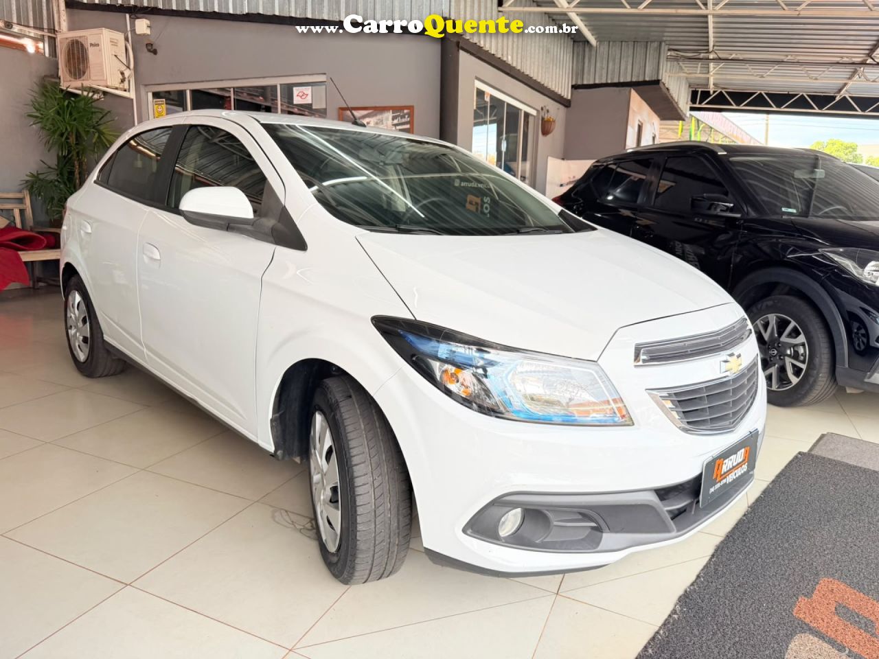 CHEVROLET   ONIX HATCH LT 1.4 8V FLEXPOWER 5P AUT.   BRANCO 2015 1.4 FLEX - Loja
