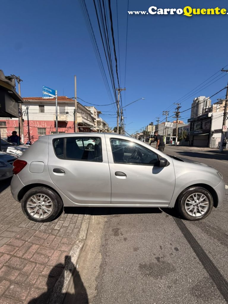 RENAULT   SANDERO LIFE FLEX 1.0 12V 5P MEC.   PRATA 2020 1.0 FLEX - Loja