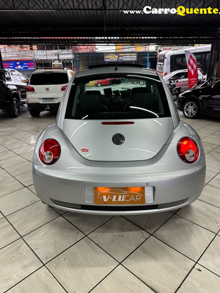 VOLKSWAGEN   NEW BEETLE 2.0 MI MEC.AUT.   PRATA 2008 2.0 GASOLINA - Loja