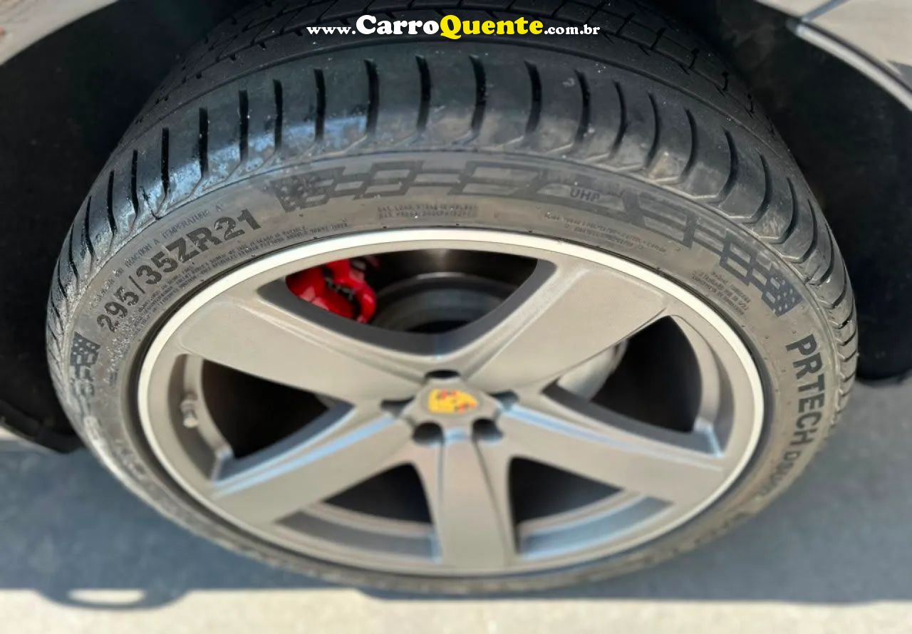 PORSCHE   MACAN TURBO 3.6 BI-TURBO 400CV   PRETO 2018 3.6 GASOLINA - Loja
