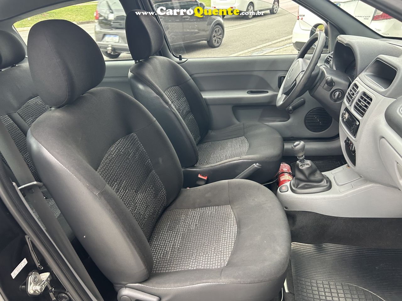 RENAULT   CLIO HI-FLEX 1.0 16V 3P   PRETO 2012 1.0 GASOLINA - Loja