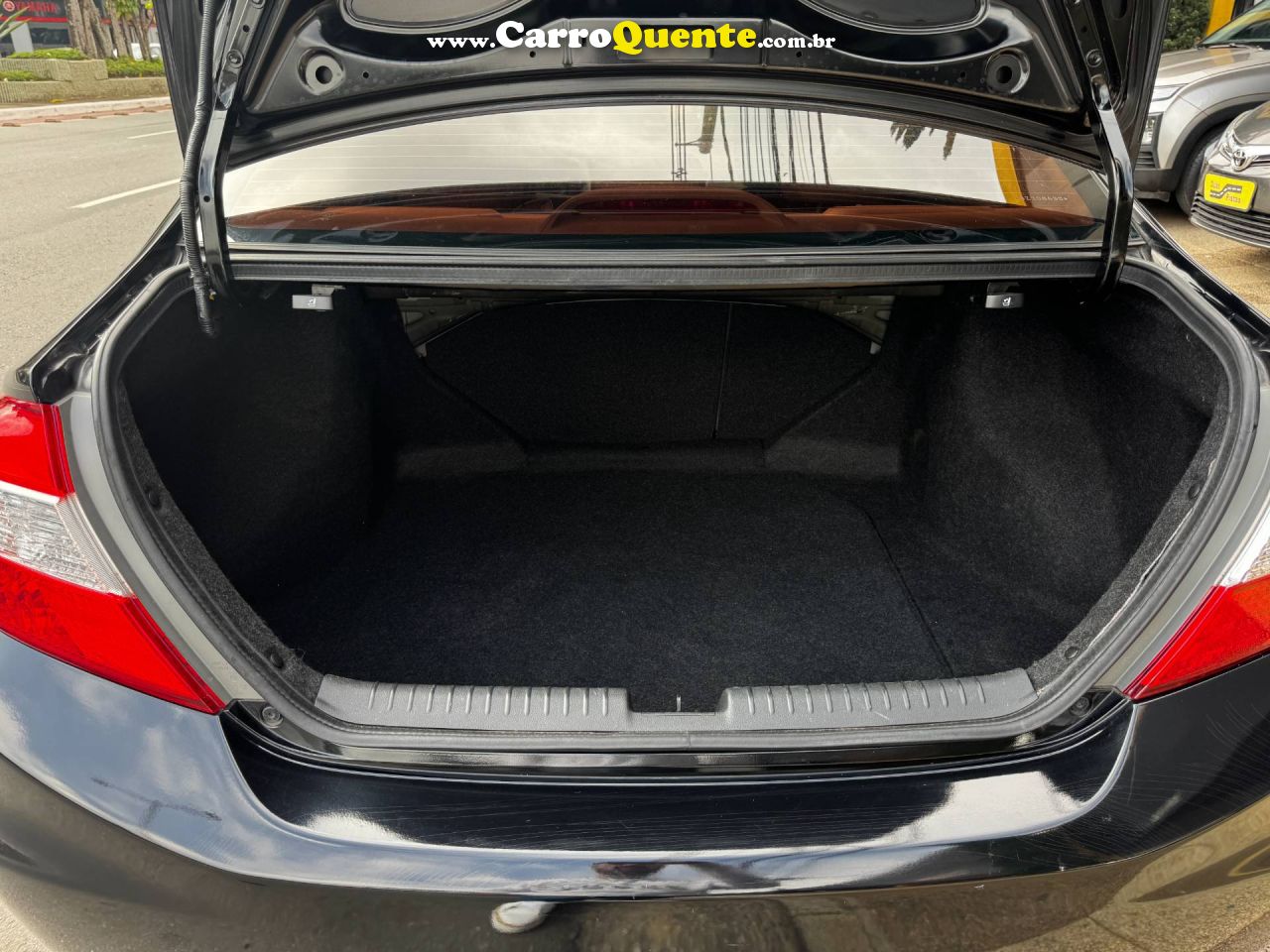 HONDA CIVIC 1.8 LXL 16V 2013 - Loja