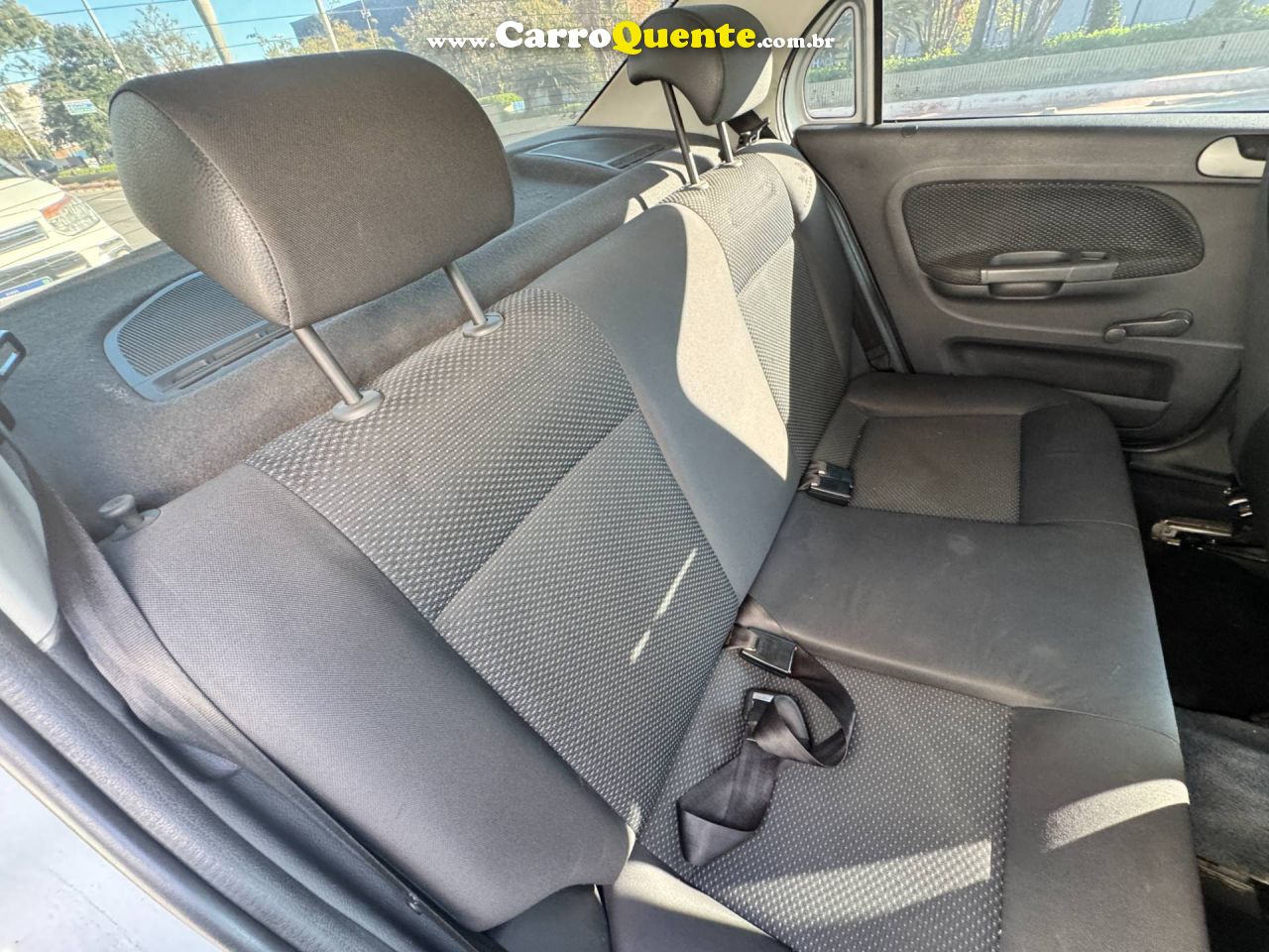 VOLKSWAGEN VOYAGE 1.0 MI TRENDLINE 8V 2015 - Loja