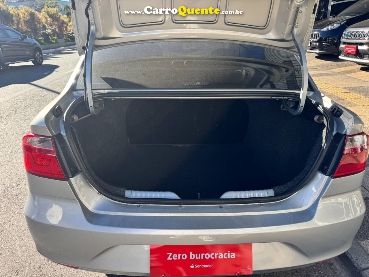 VOLKSWAGEN VOYAGE 1.0 MI TRENDLINE 8V 2015 - Loja