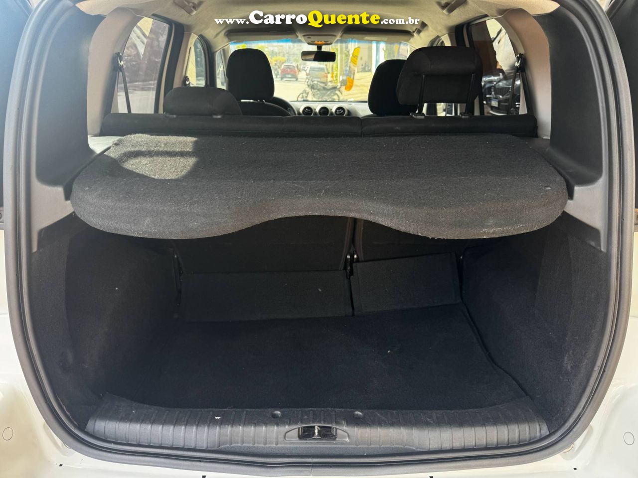 CITROEN C3 PICASSO 1.5 GLX 2014 - Loja
