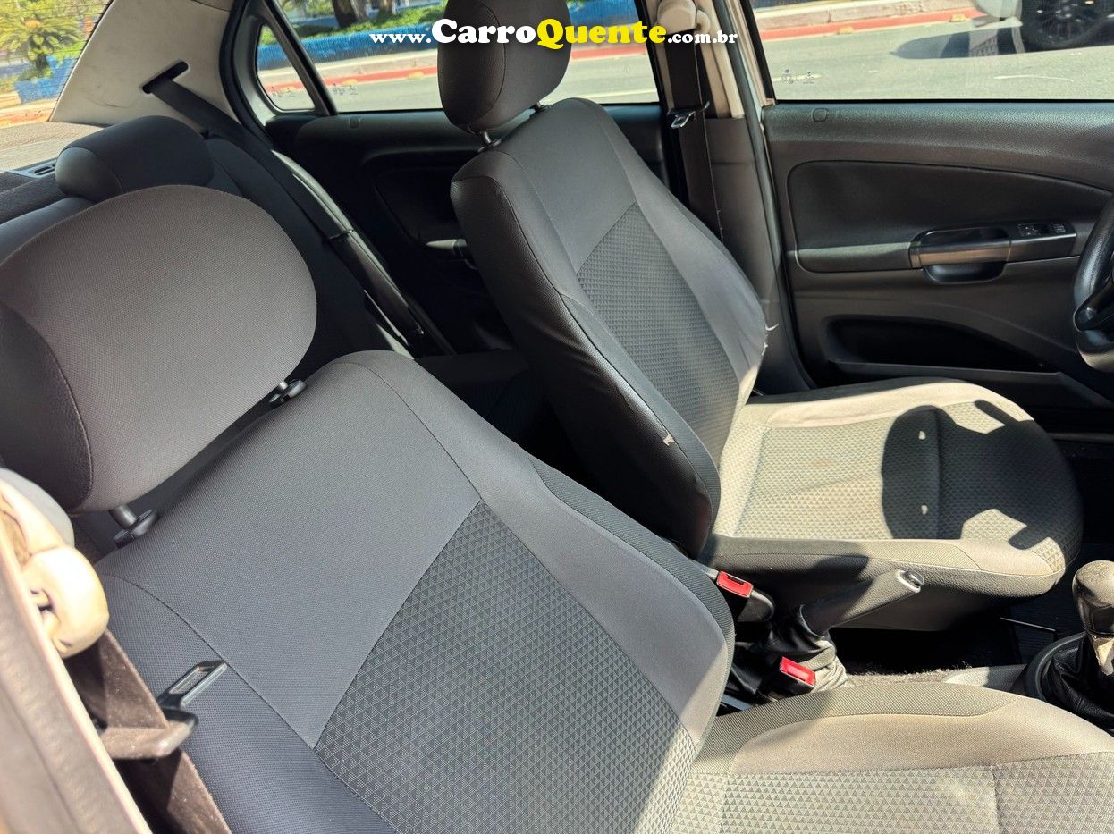 VOLKSWAGEN VOYAGE 1.6 MSI TOTALFLEX TRENDLINE 2017 - Loja