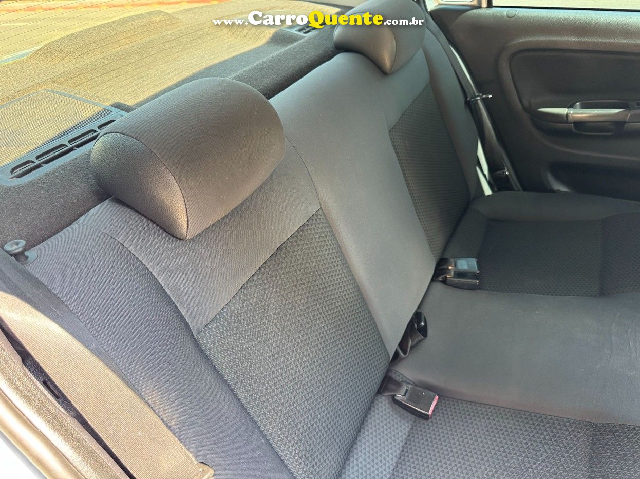 VOLKSWAGEN VOYAGE 1.6 MSI TOTALFLEX TRENDLINE 2017 - Loja