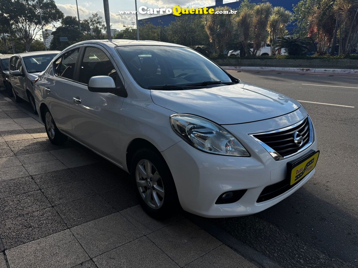 NISSAN VERSA 1.6 16V SL 2014 - Loja