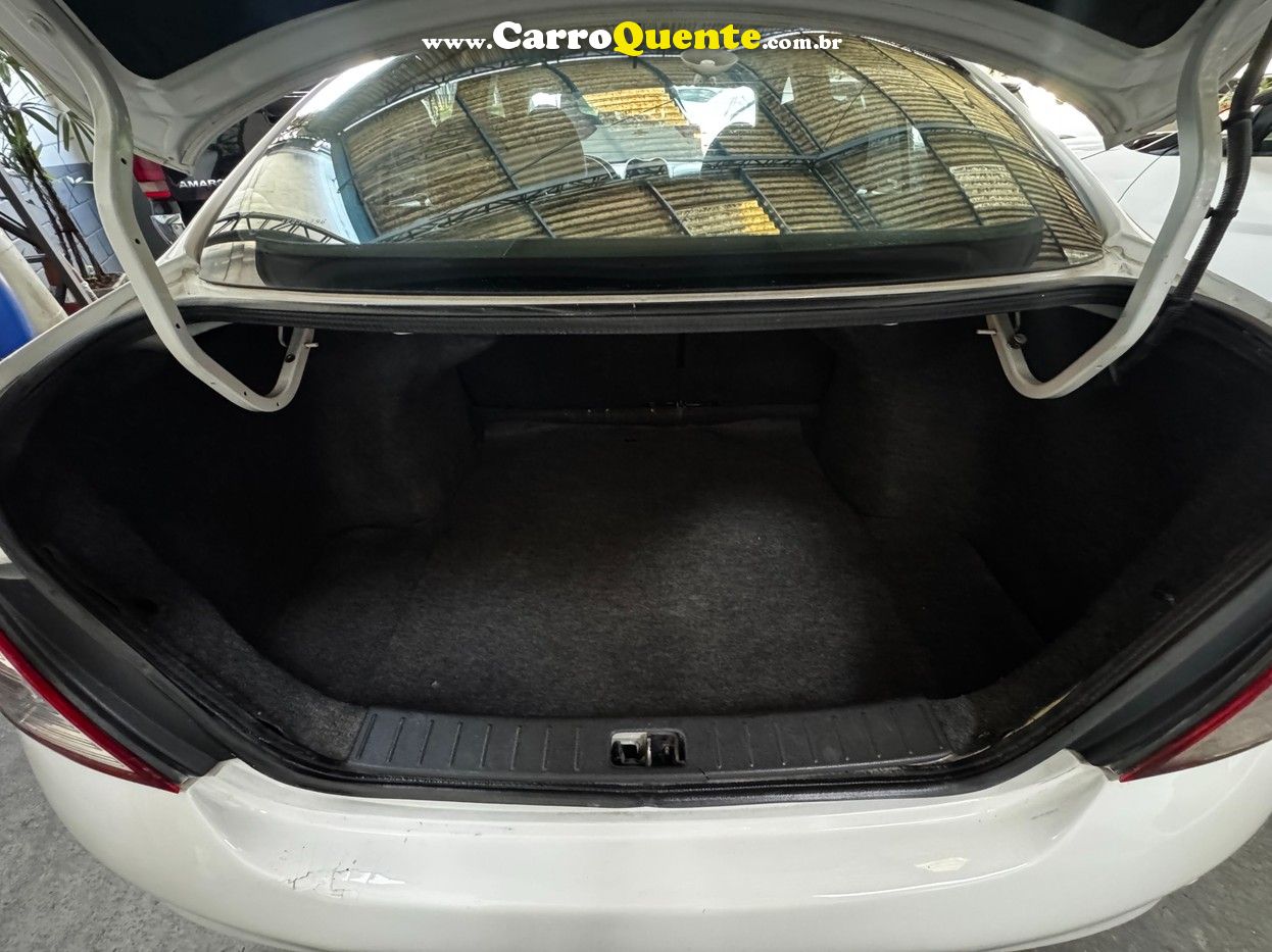 NISSAN VERSA 1.6 16V SL 2014 - Loja