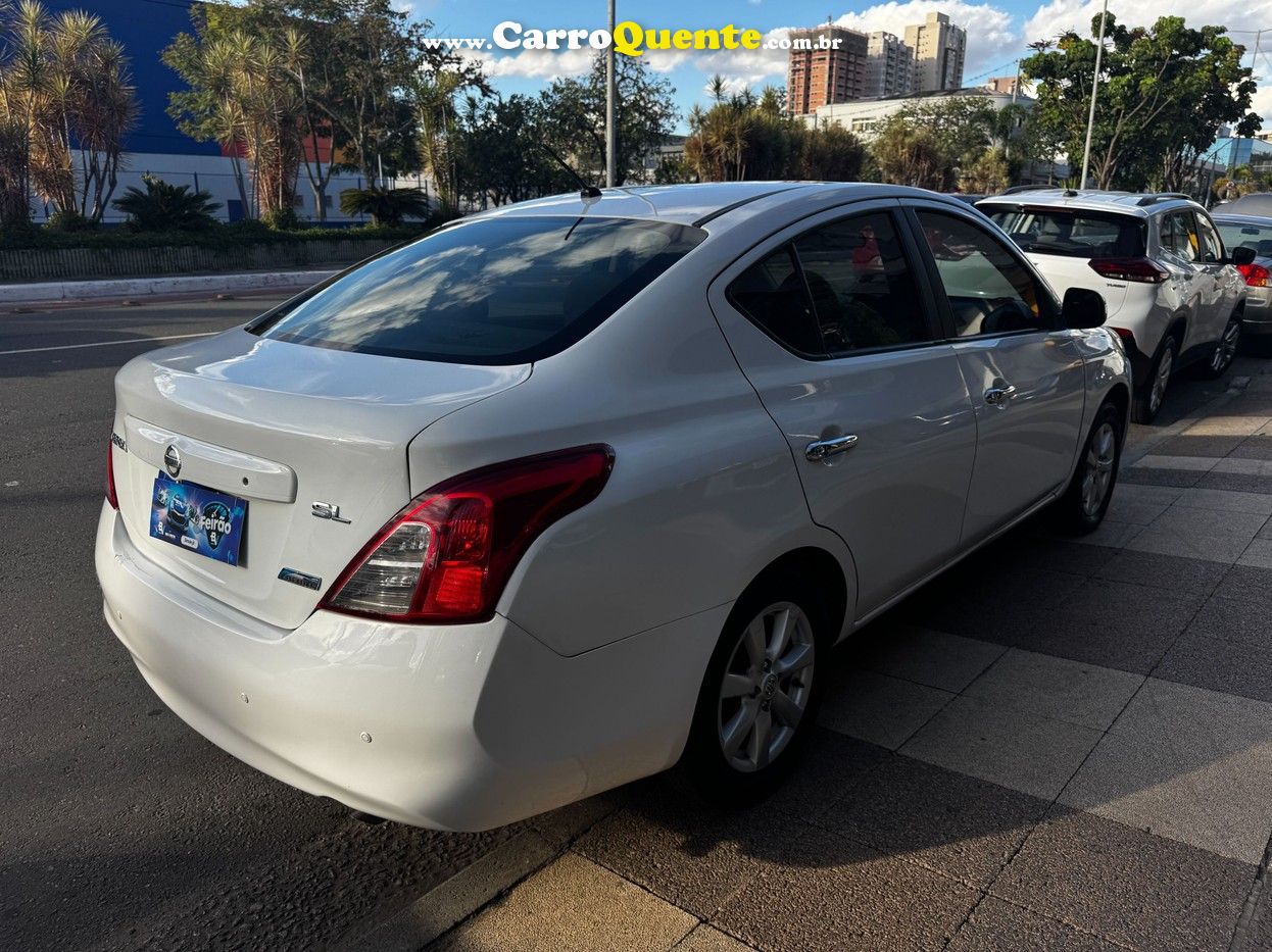 NISSAN VERSA 1.6 16V SL 2014 - Loja