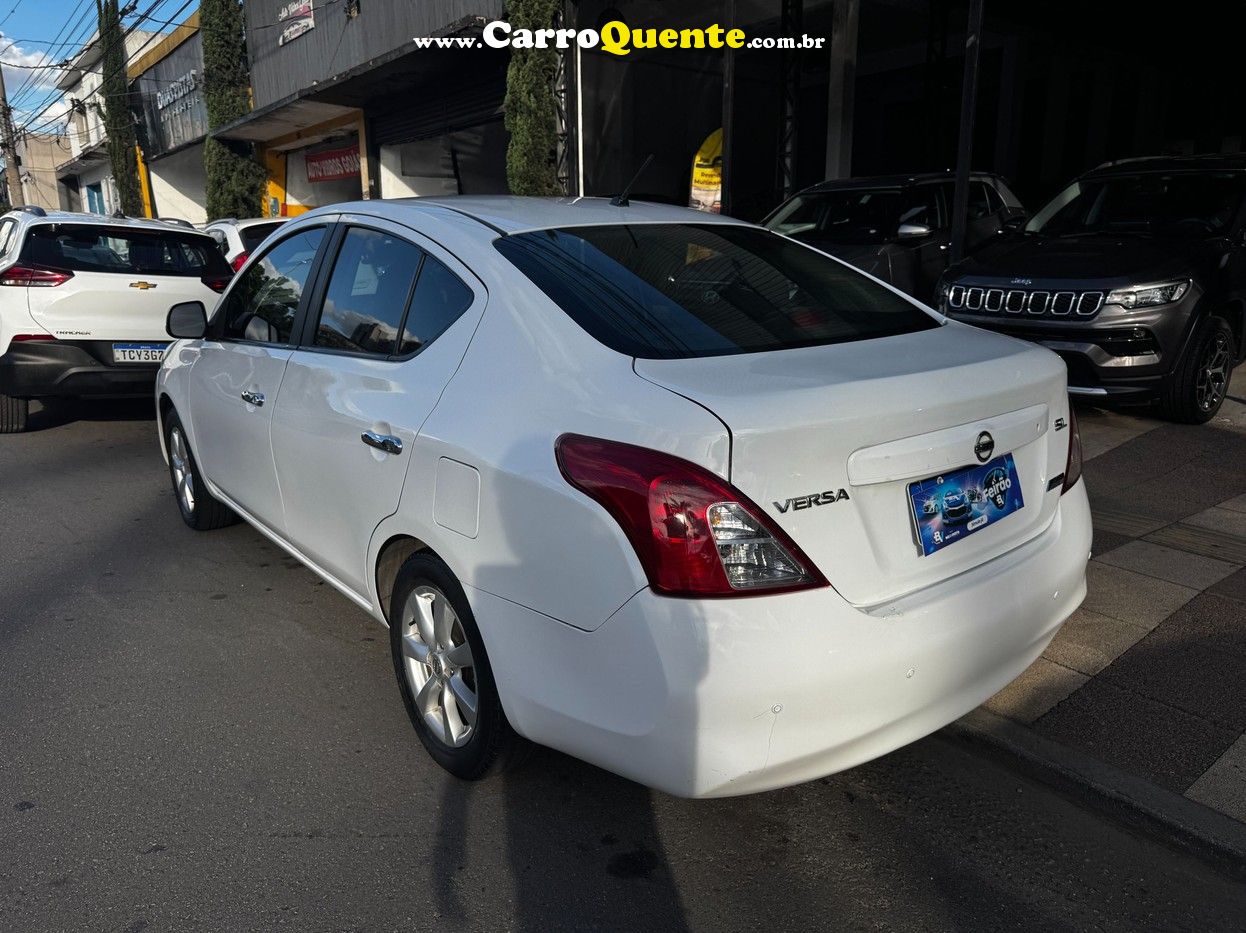 NISSAN VERSA 1.6 16V SL 2014 - Loja