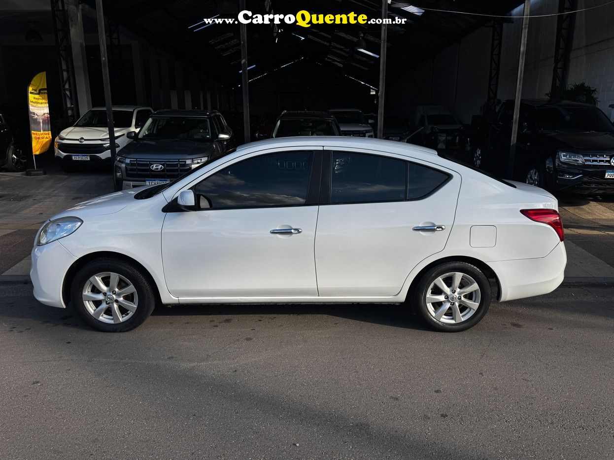 NISSAN VERSA 1.6 16V SL 2014 - Loja