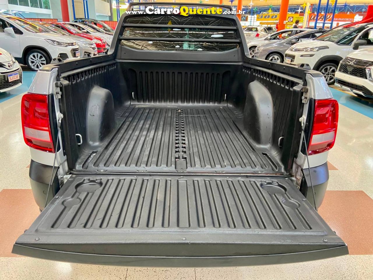 VOLKSWAGEN SAVEIRO 1.6 MSI ROBUST CS 8V 2023 - Loja