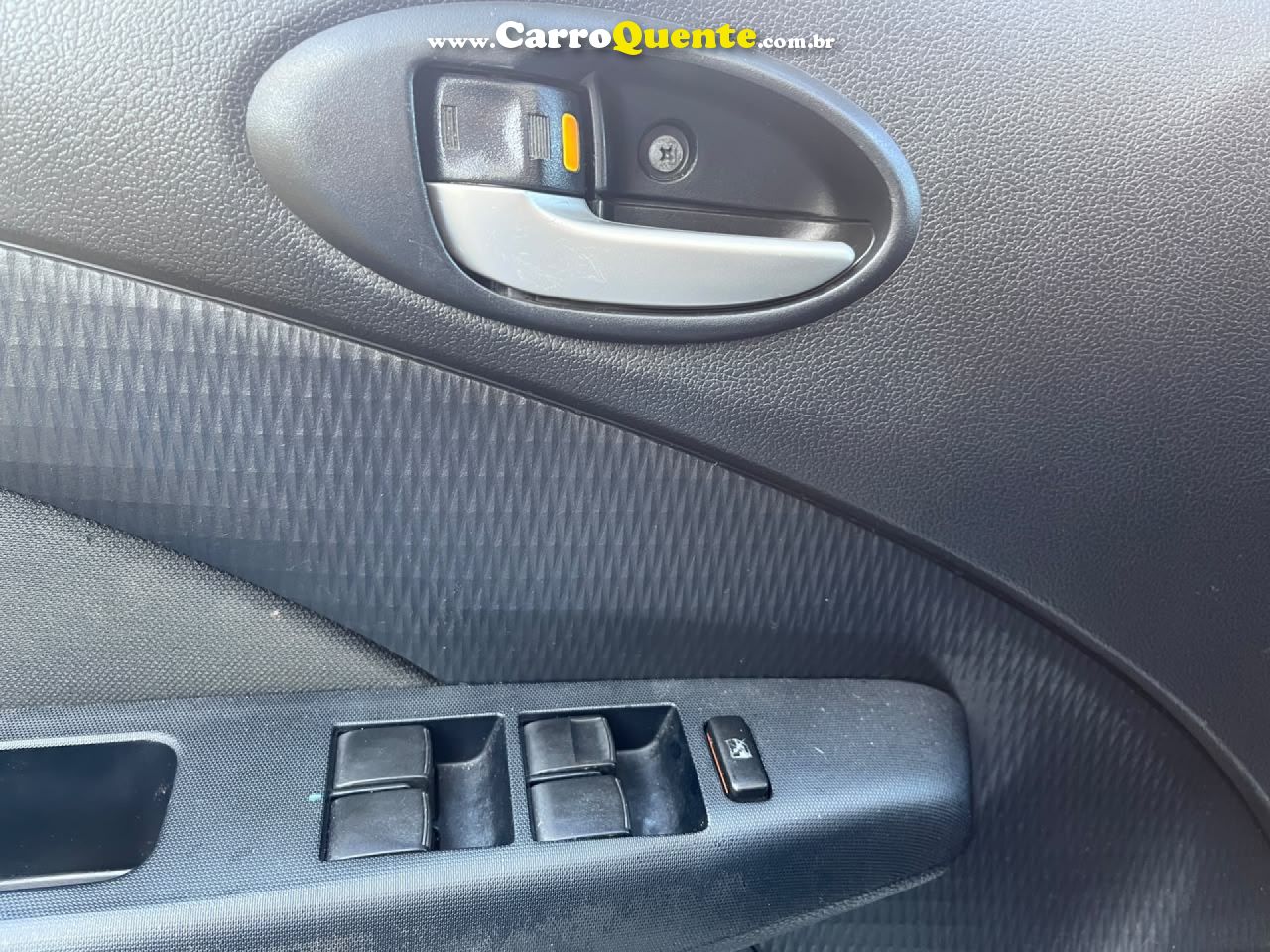 TOYOTA   ETIOS 1.3 FLEX 16V 5P MEC.   PRATA 2014 1.3 FLEX - Loja