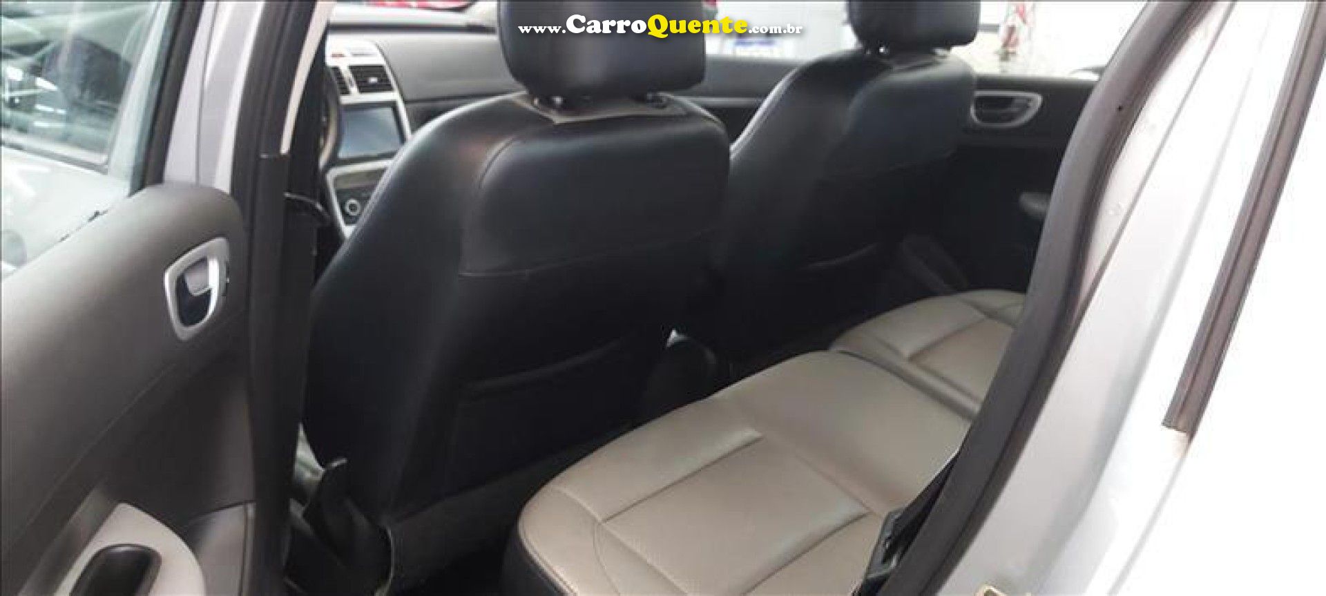 PEUGEOT   307 PRESENCE 2.0 FLEX 16V 5P AUT.   PRATA 2010 2.0 FLEX - Loja