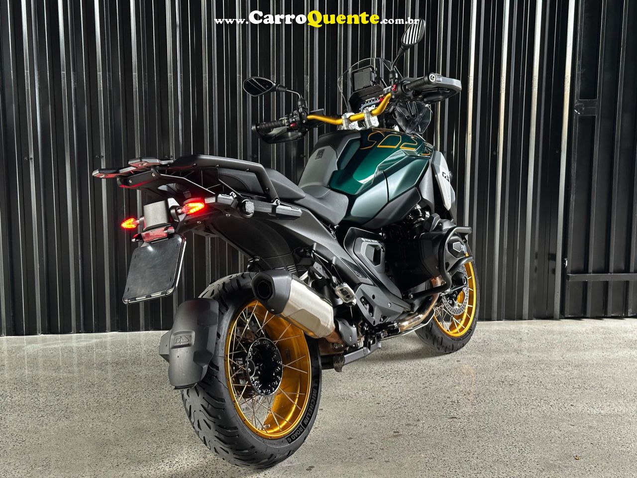 BMW   R1300 GS OPTION 719   VERDE 2024 1300 GASOLINA - Loja