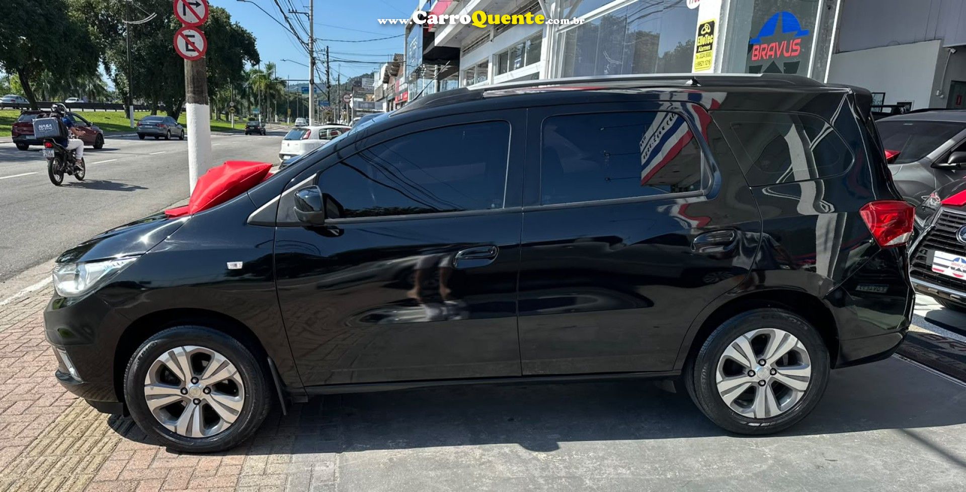 CHEVROLET   SPIN PREMIER 1.8 8V ECONO.FLEX 5P AUT.   PRETO 2023 1.8 FLEX - Loja