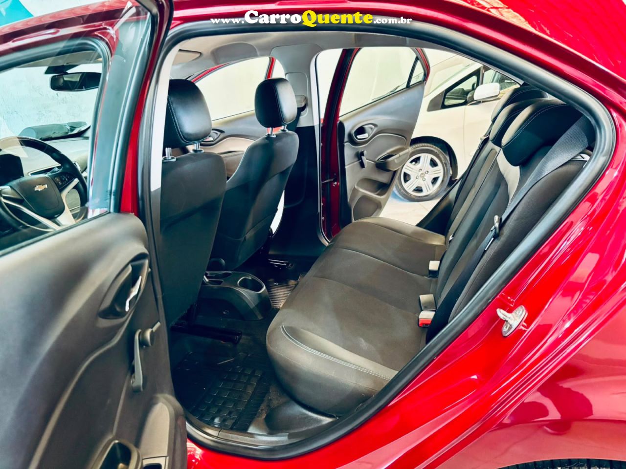 CHEVROLET   ONIX HATCH LT 1.4 8V FLEXPOWER 5P MEC.   VINHO 2019 1.4 FLEX - Loja