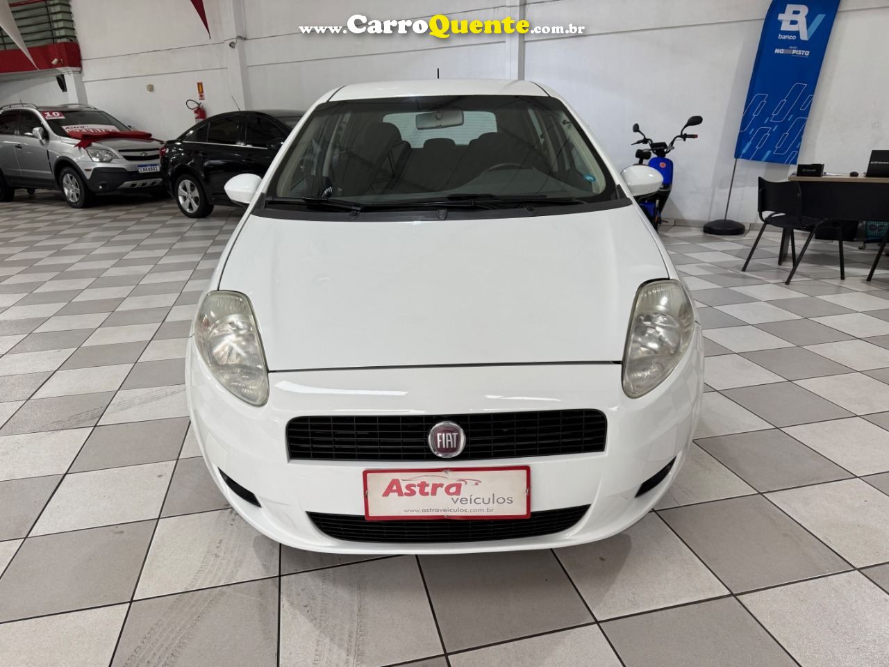 Punto Attractive 1.4 (Flex) 2011/2011 Fiat - Loja