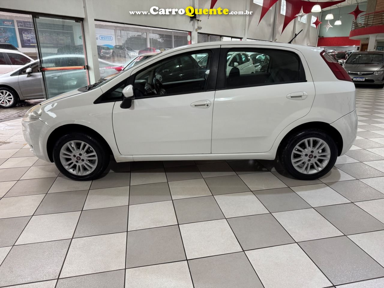 Punto Attractive 1.4 (Flex) 2011/2011 Fiat - Loja