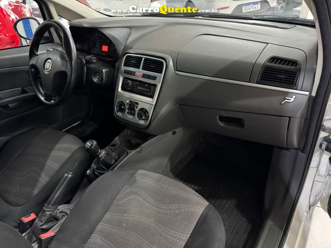 Punto Attractive 1.4 (Flex) 2011/2011 Fiat - Loja