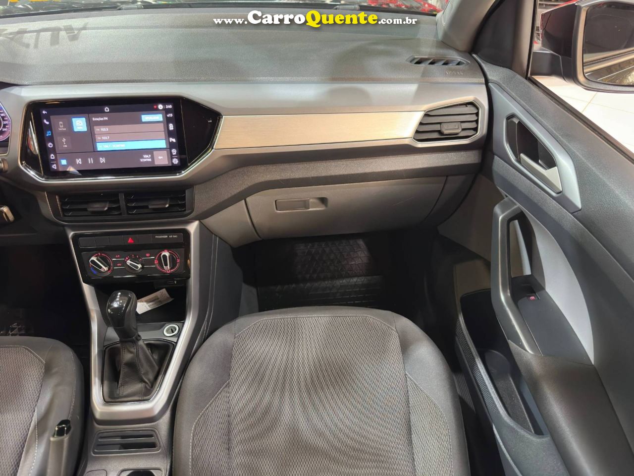 VOLKSWAGEN T-CROSS 1.0 200 TSI TOTAL COMFORTLINE 2022 - Loja
