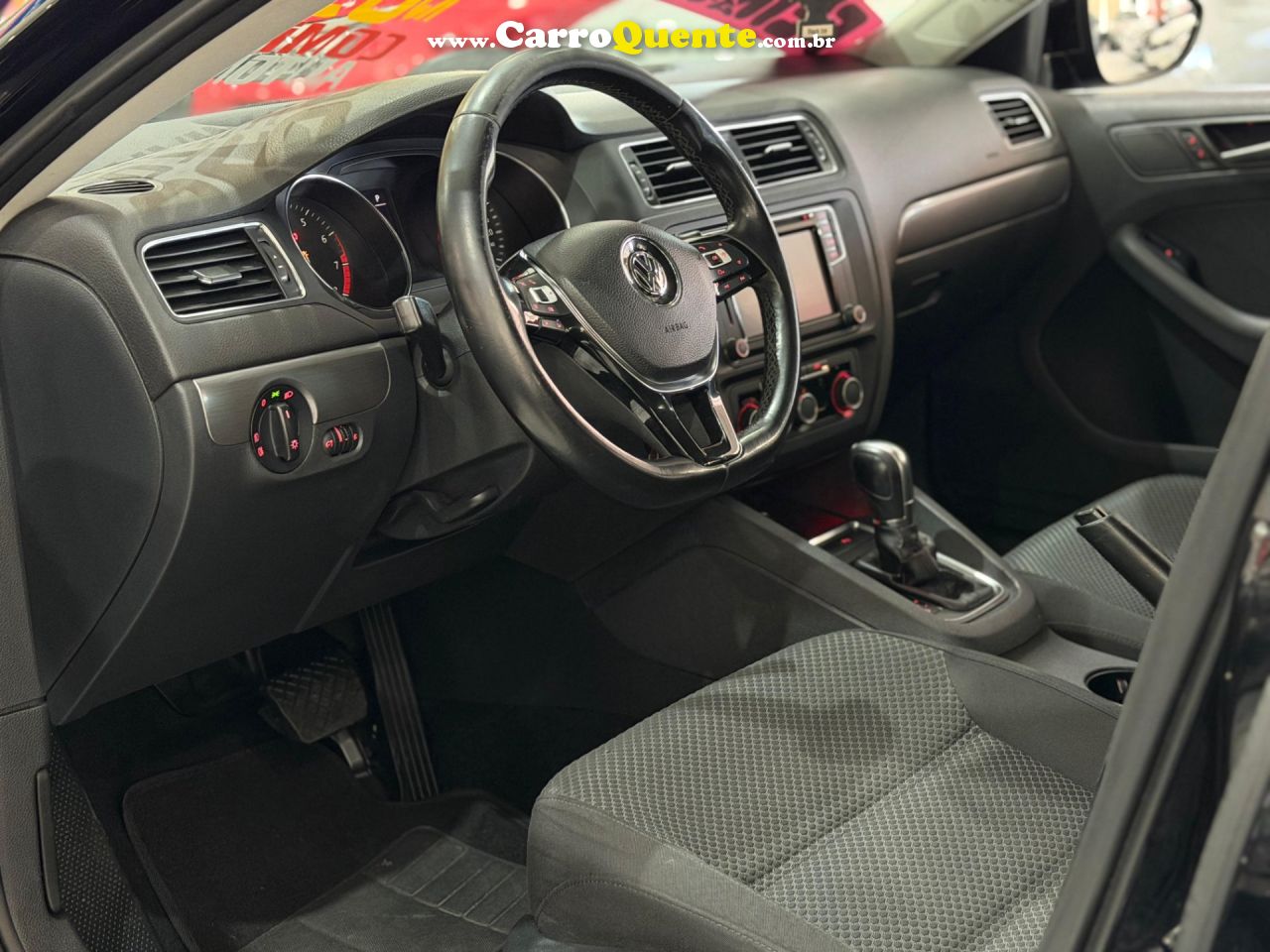 VOLKSWAGEN JETTA 1.4 16V TSI COMFORTLINE 2017 - Loja