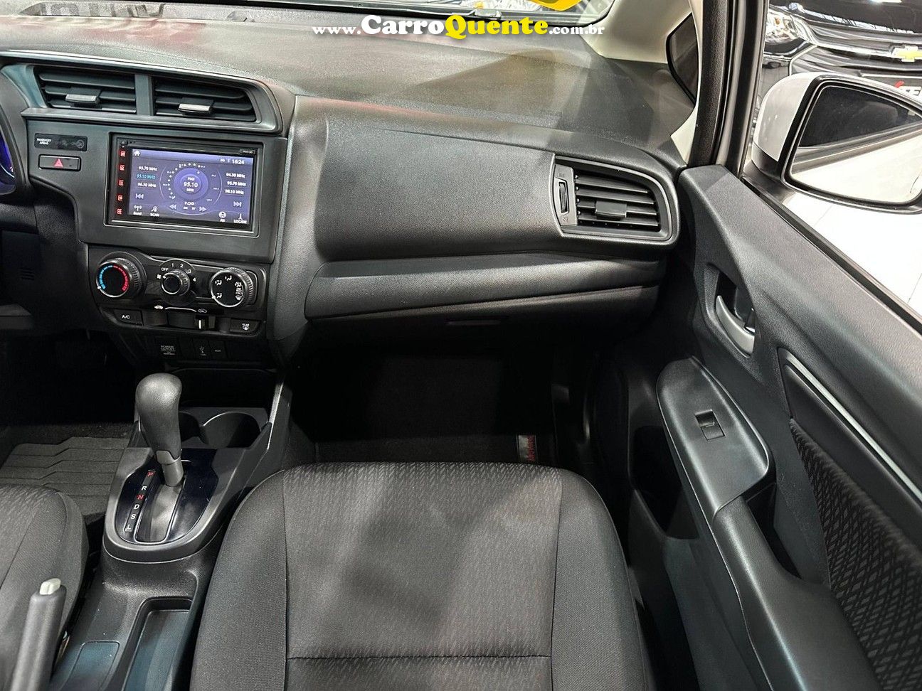 HONDA FIT 2019 - Loja