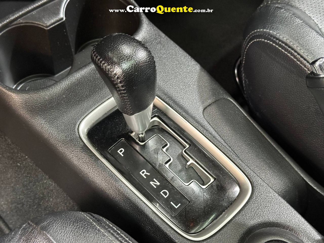 MITSUBISHI OUTLANDER 2.0 16V 2016 - Loja