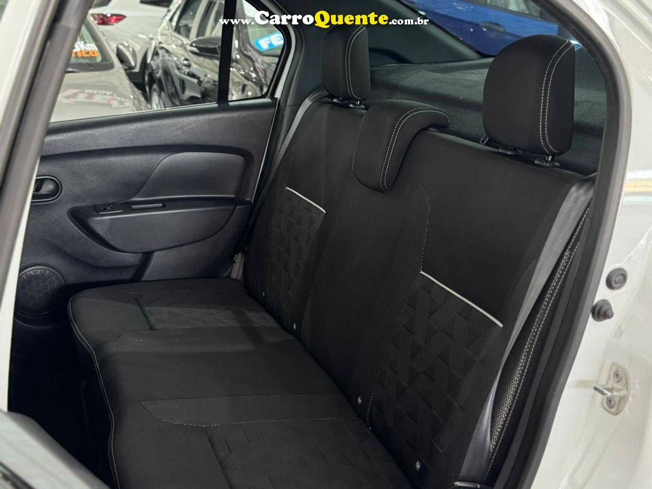 RENAULT LOGAN 1.0 12V SCE ZEN 2023 - Loja
