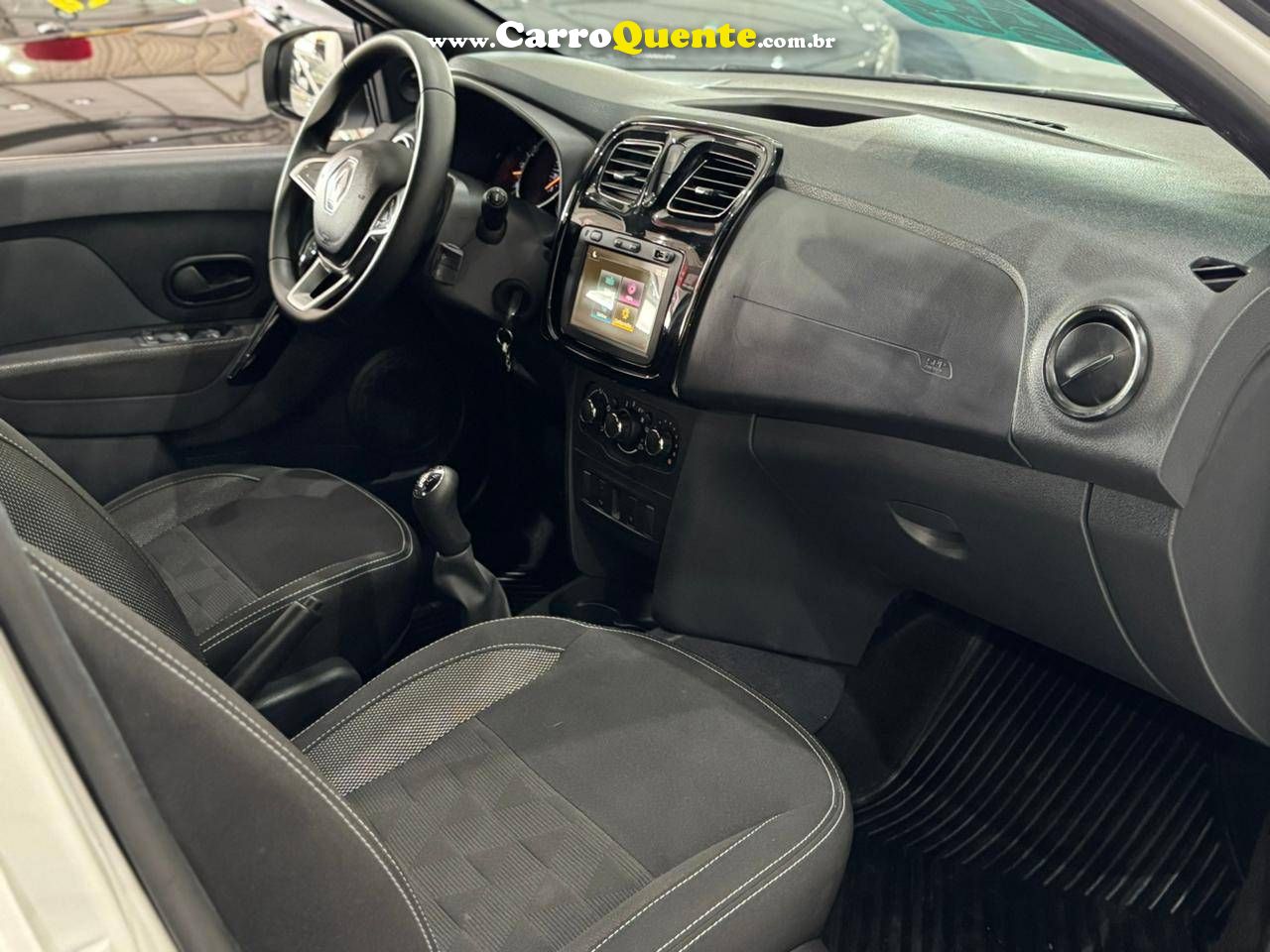 RENAULT LOGAN 1.0 12V SCE ZEN 2023 - Loja
