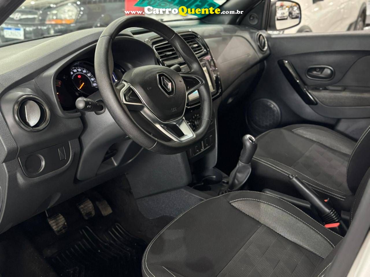 RENAULT LOGAN 1.0 12V SCE ZEN 2023 - Loja