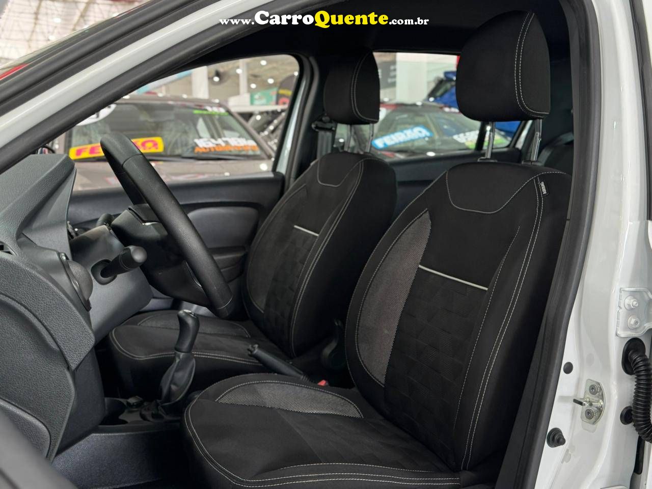 RENAULT LOGAN 1.0 12V SCE ZEN 2023 - Loja