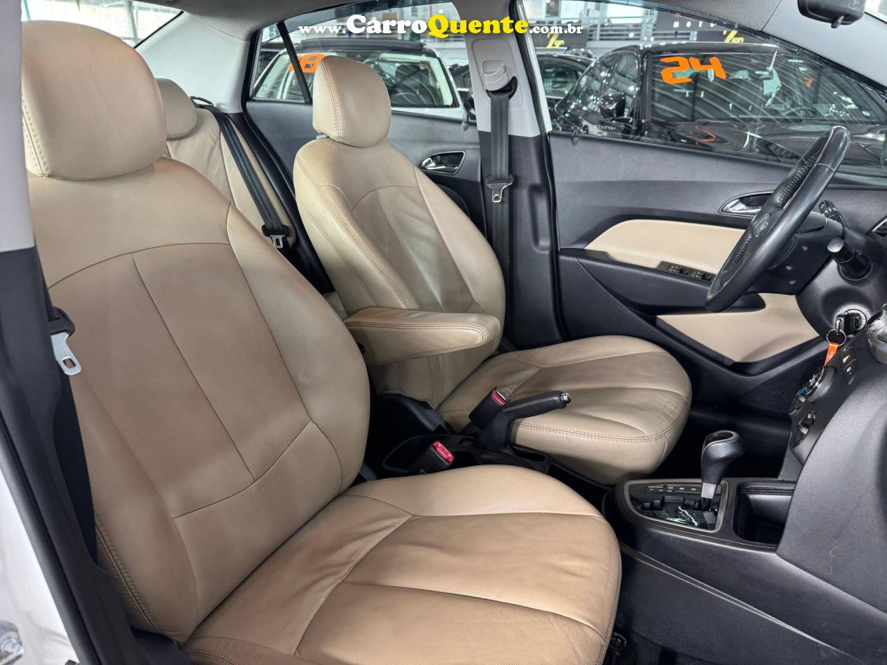 HYUNDAI HB20S 1.6 PREMIUM 16V 2014 - Loja