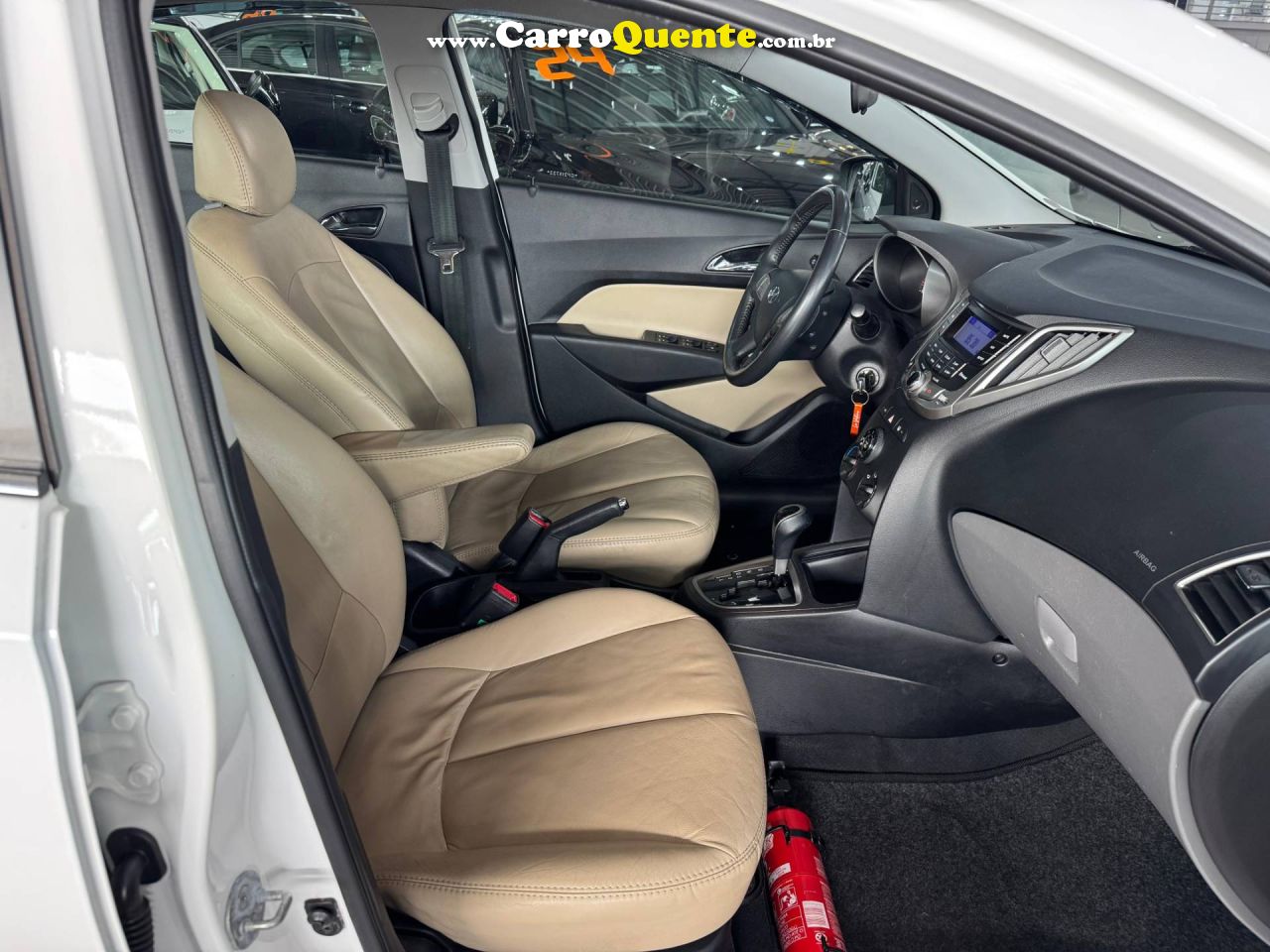 HYUNDAI HB20S 1.6 PREMIUM 16V 2014 - Loja