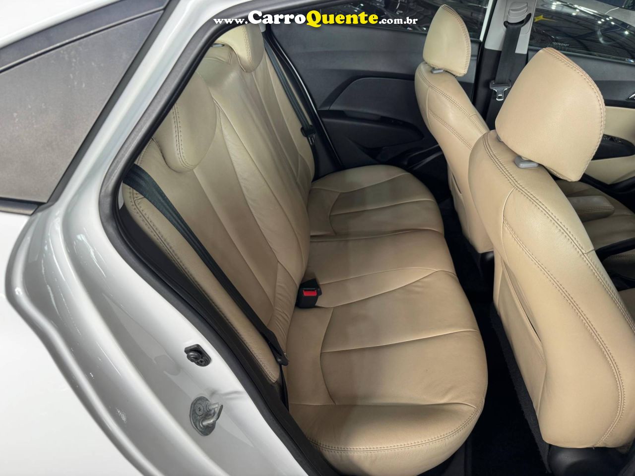 HYUNDAI HB20S 1.6 PREMIUM 16V 2014 - Loja