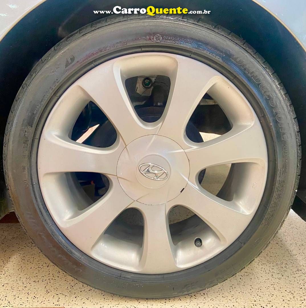 HYUNDAI ELANTRA 1.8 GLS 16V 2012 - Loja
