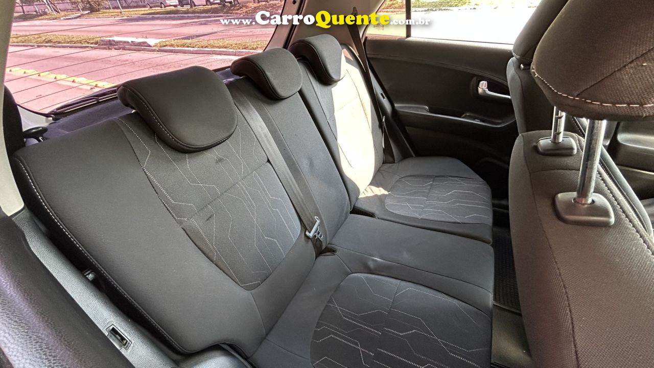 KIA   PICANTO EX 1.11.0 1.0 FLEX MEC.   BRANCO 2013 1.0 FLEX - Loja