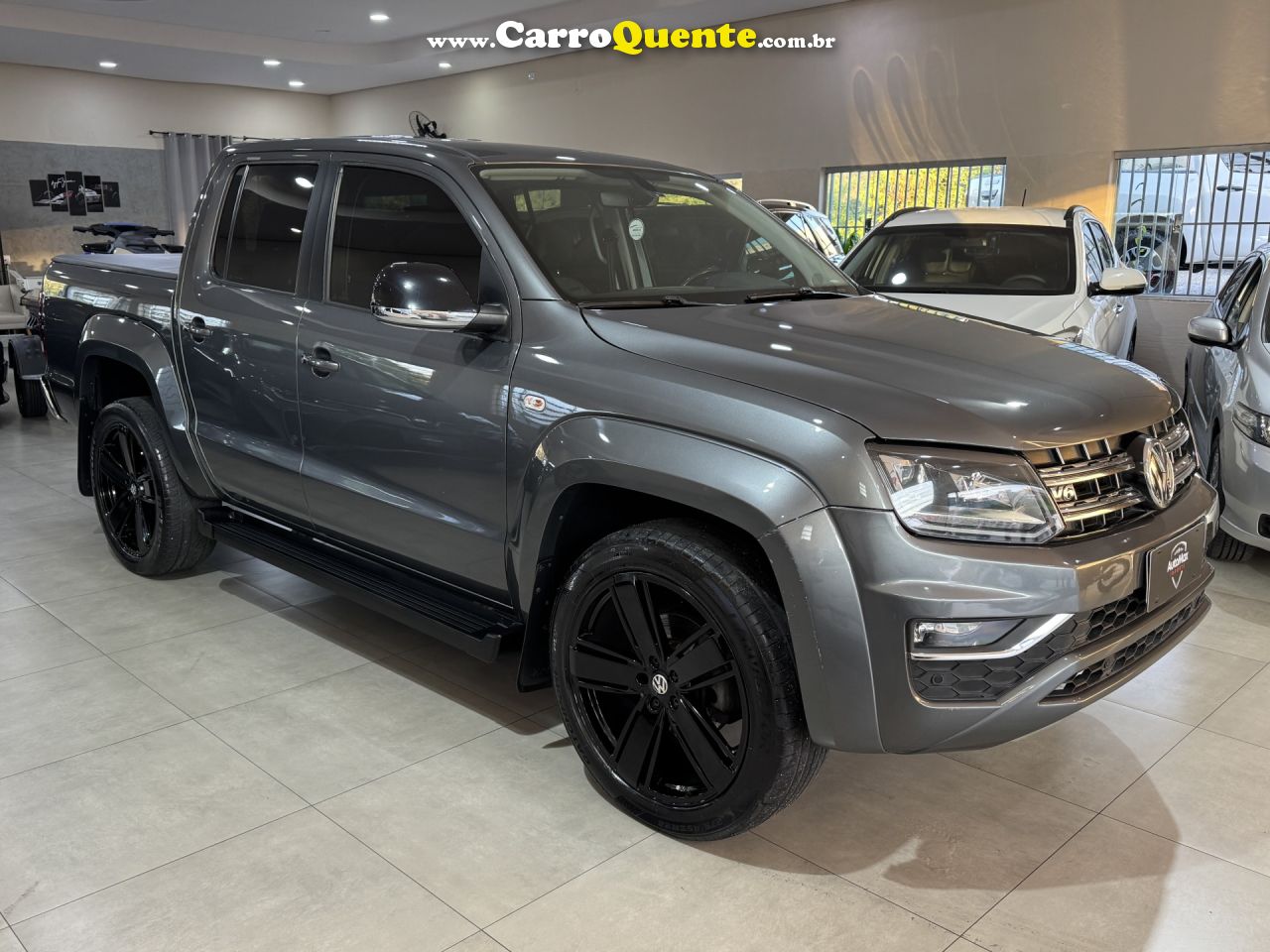 VOLKSWAGEN   AMAROK HIGHLINE CD 3.0 4X4 TB DIES. AUT.   CINZA 2019 3.0 DIESEL - Loja