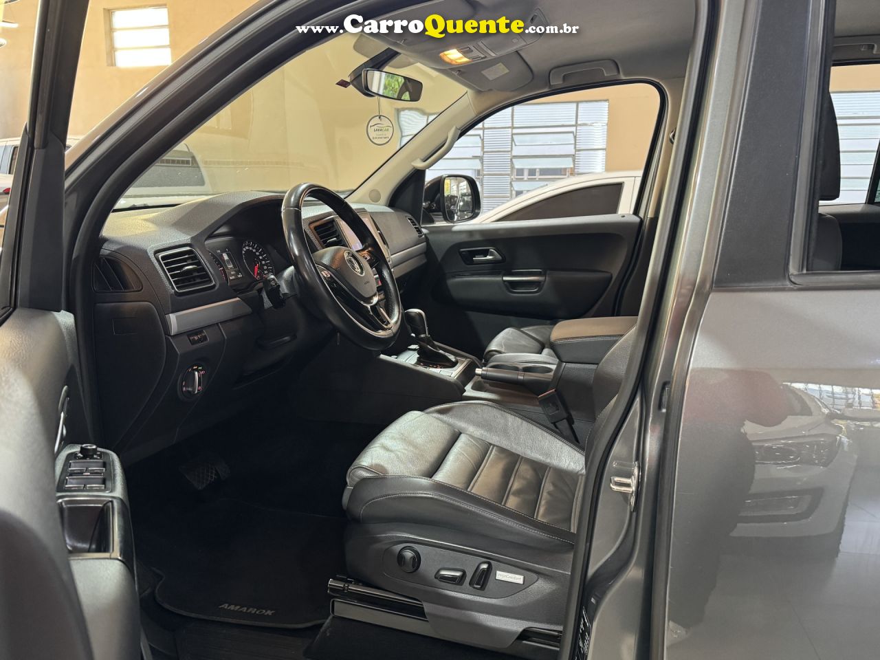 VOLKSWAGEN   AMAROK HIGHLINE CD 3.0 4X4 TB DIES. AUT.   CINZA 2019 3.0 DIESEL - Loja