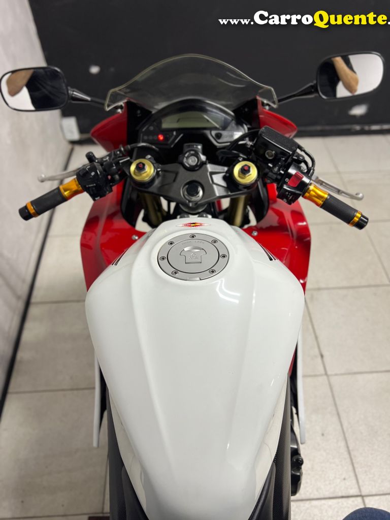 HONDA   CBR 600 F   BRANCO 2012 600 GASOLINA - Loja