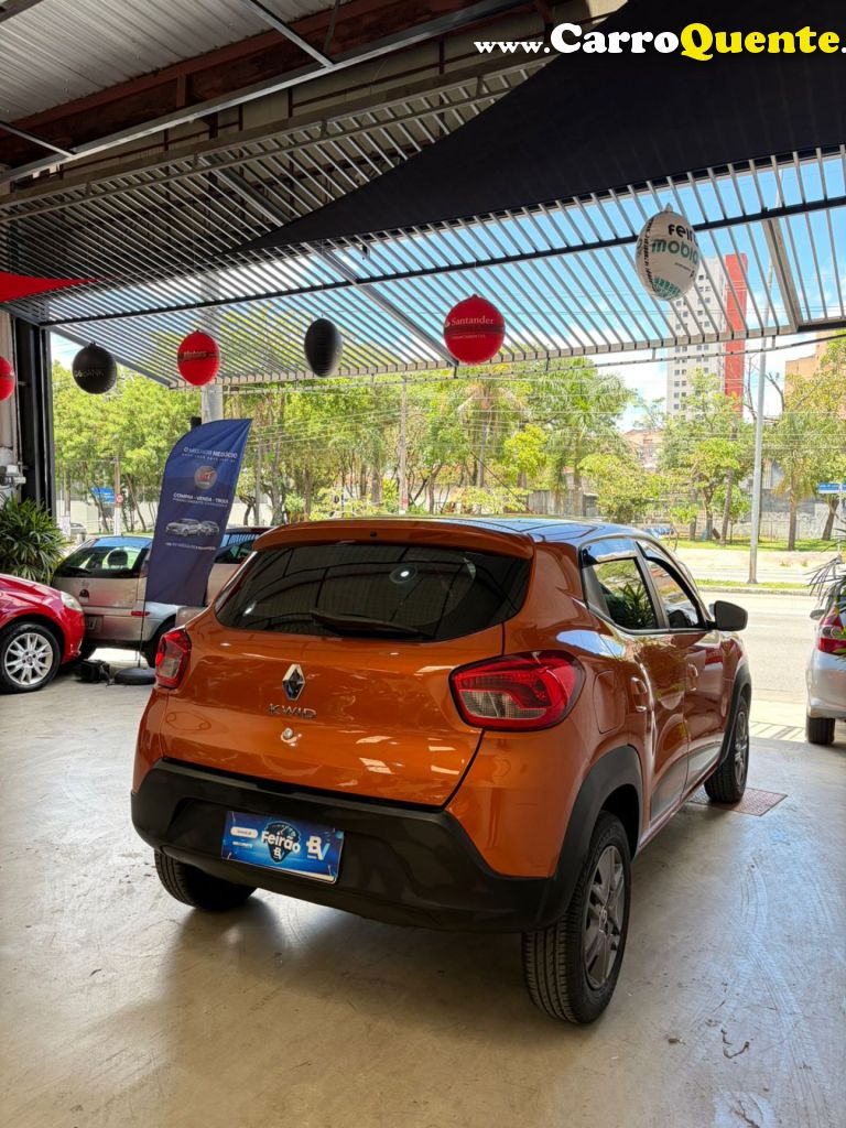 RENAULT   KWID INTENSE 1.0 FLEX 12V 5P MEC.   LARANJA 2022 1.0 FLEX - Loja