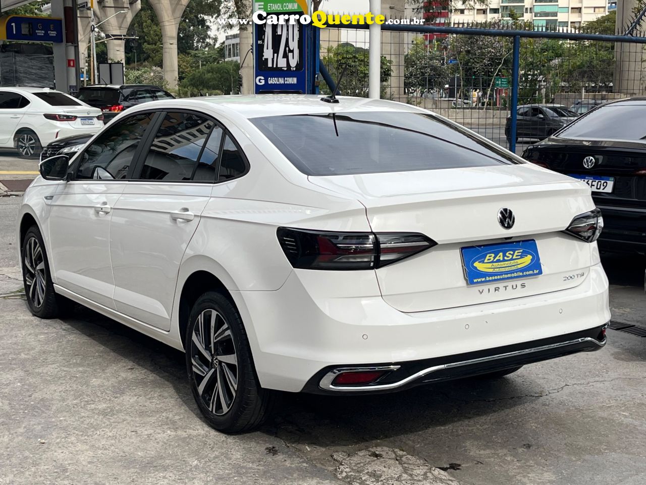 VOLKSWAGEN   VIRTUS HIGHLINE 200 TSI 1.0 FLEX 12V AUT   BRANCO 2025 1.0 T FLEX - Loja
