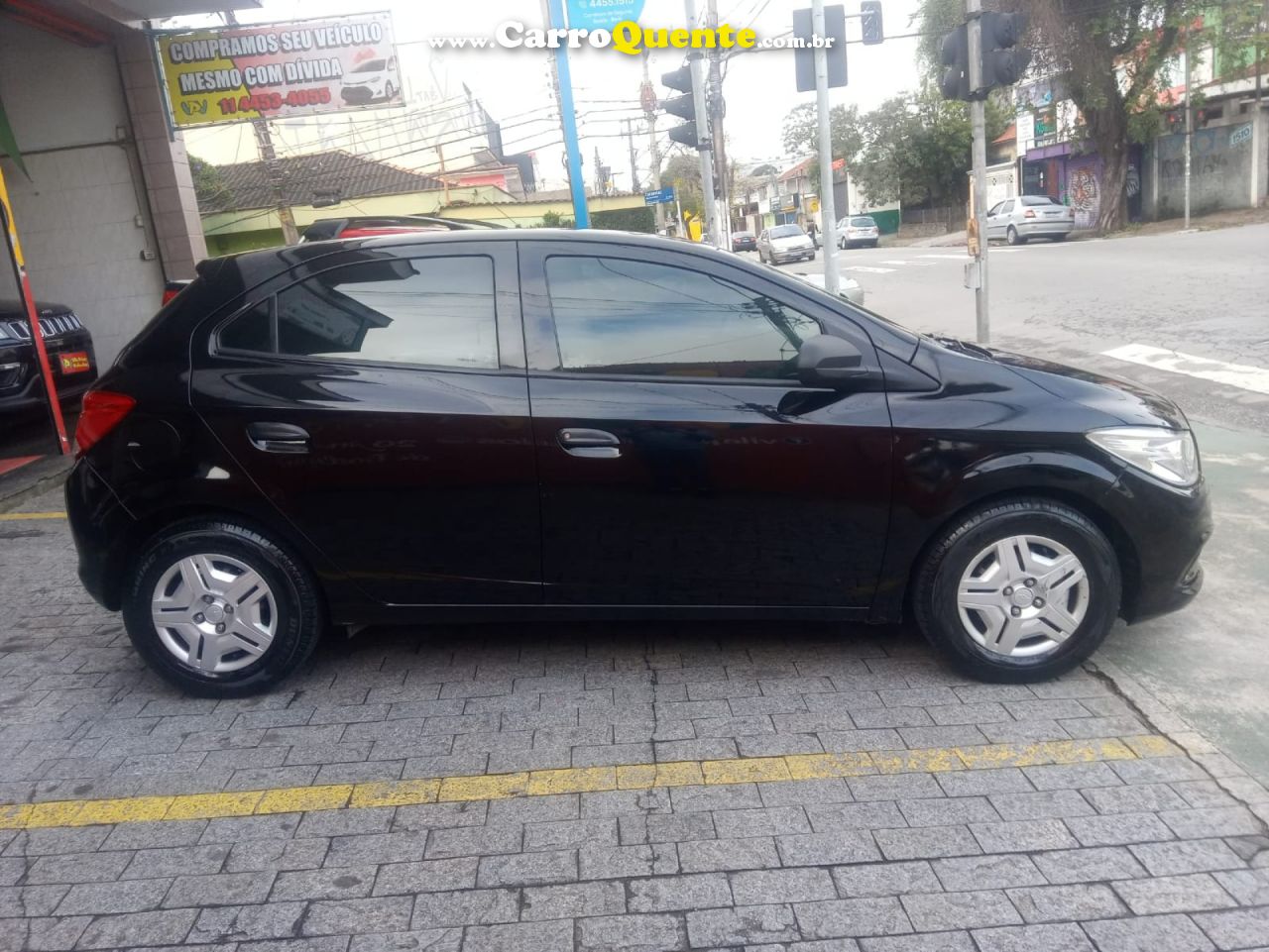 CHEVROLET   ONIX HATCH JOY 1.0 8V FLEX 5P MEC.   PRETO 2017 1.0 FLEX - Loja